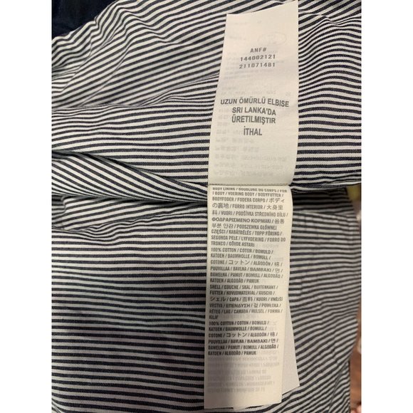 Ambercrombie & Fitch Womans Large Navy Wax Jacket Belted